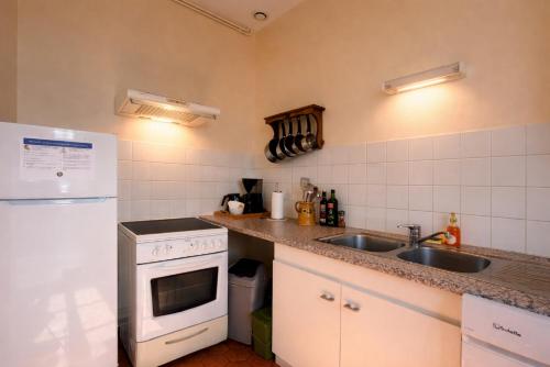 Gîte de charme • 3 ch • jardin • barbecue (Gite de charme • 3 ch • jardin • barbecue) in Moulins-la-Marche
