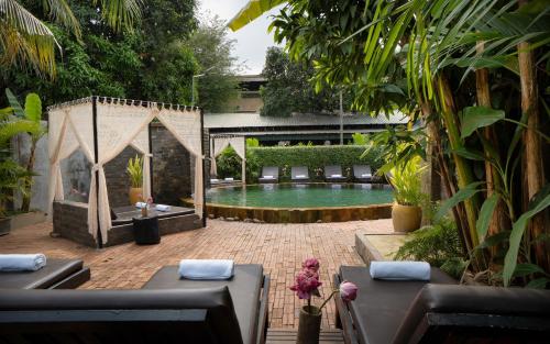 Garden, Central Indochine d'Angkor Hotel in Siem Reap