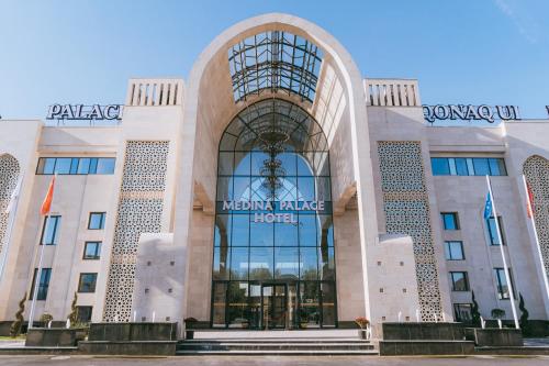 Medina Palace Hotel – khách sạn tại Turkistan