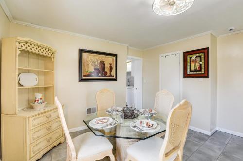 1 Mi to NYC Train & Arts District: Rahway Escape in Rahway (NJ)