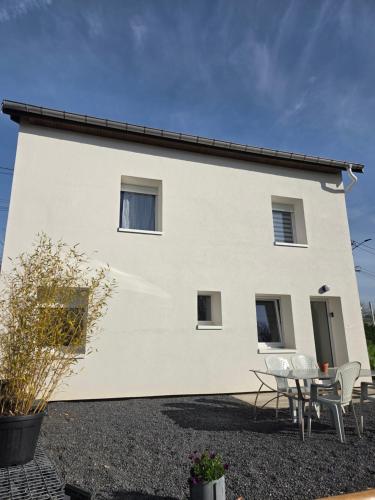 Kity House maison individuelle avec jardin gîte à louer Rouceux