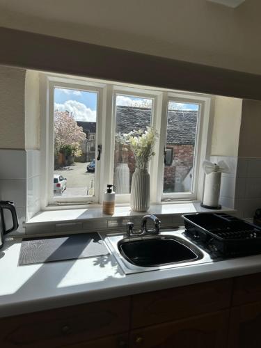 Charming 3 Bedroom High St Apartment in Much Wenlock