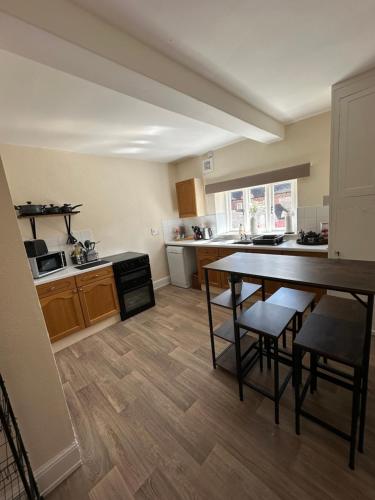 Charming 3 Bedroom High St Apartment in Much Wenlock