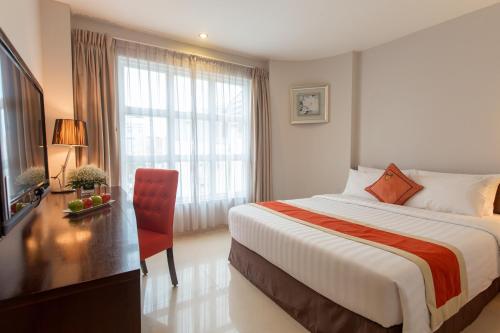 room detail thumbnail 1