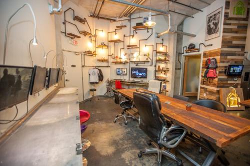 PodShare Hollywood