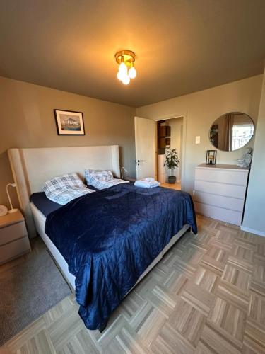 Elegant Apartment with Balcony & Sea View in one of Oslos Most Exclusive Areas in Ullern