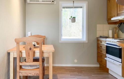 廚房, Nice Home In Kulltorp With Wifi in 古爾托普