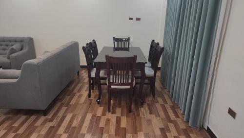 設施, This neat and tidy two bedroom in 德布拉塞特