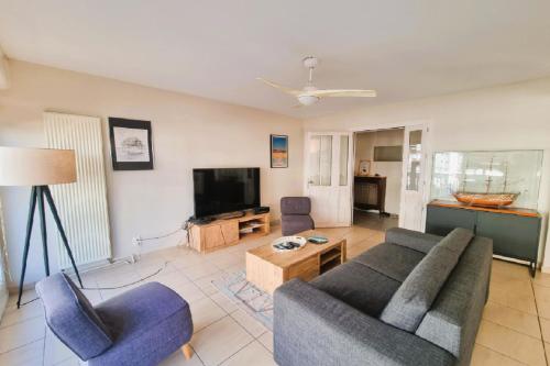 90m apartment with balcony and parking