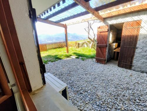 Dārzs, Nid d'aigle, vue panoramique dégagée et jardin, de plein pied, face au Sud et aux montagnes (Nid d'aigle, vue panoramique degagee et jardin, de plein pied, face au Sud et aux montagnes) in Puy-Sanieres