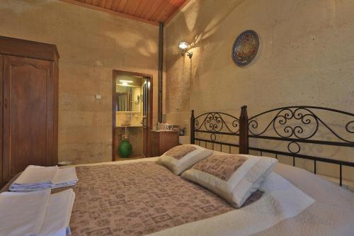 Heaven Cave House - Razziya Evi - image 8