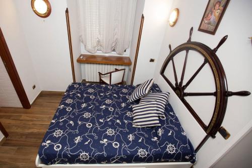 Quadruple Room image 8