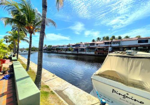 Exclusive villa with private dock and large terrace in Puerto La Cruz