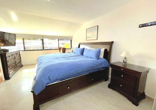 Exclusive villa with private dock and large terrace in Puerto La Cruz
