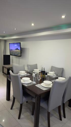 Exclusive villa with private dock and large terrace in Puerto La Cruz