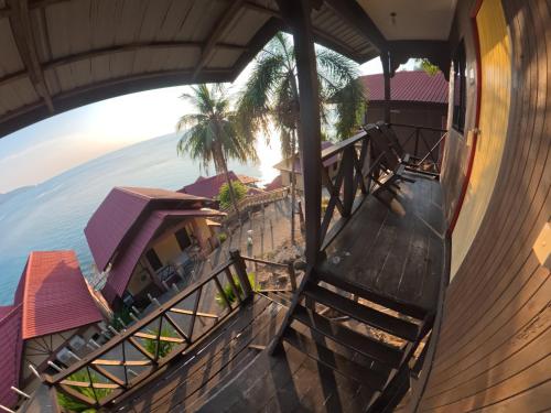 帕努巴旅館度假村 (Panuba Inn Resort) in 甘榜艾爾巴塘/ABC海灘