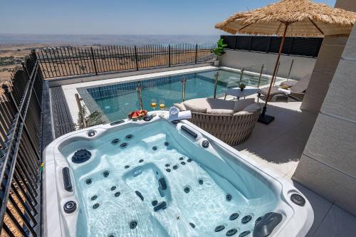 Piscina, רויאל טווינס בוטיק in Safed