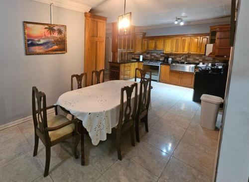 Cozy Groundfloor 2BR Getaway in Old Harbour in Old Harbour