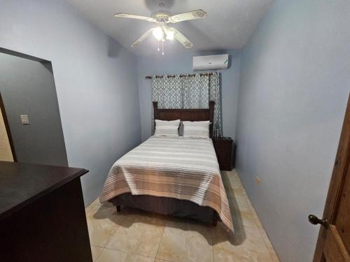 Cozy Groundfloor 2BR Getaway in Old Harbour in Old Harbour