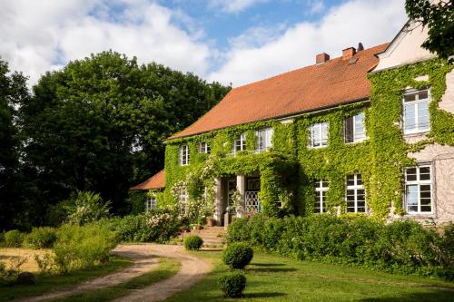 Viesnīcas āriene, Gutshaus Rothen am See in Borkow