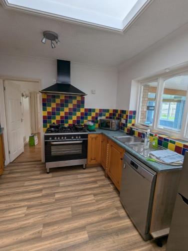 Thetford Retreat with pool, Jacuzzi, parking, Wi-Fi in 米登霍爾