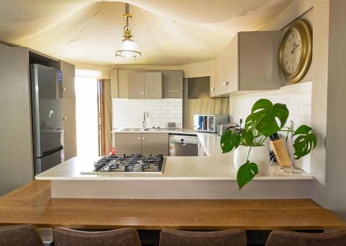 廚房, Finfoot Lake Reserve by Dream Resorts in 魯斯登堡