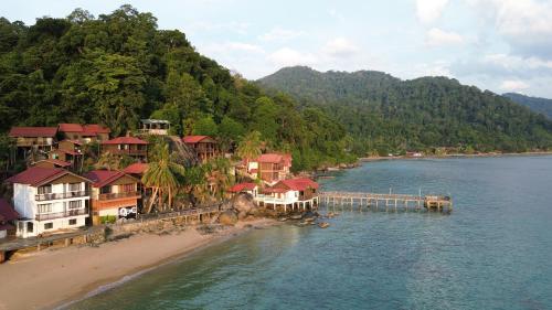 帕努巴旅館度假村 (Panuba Inn Resort) in 甘榜艾爾巴塘/ABC海灘
