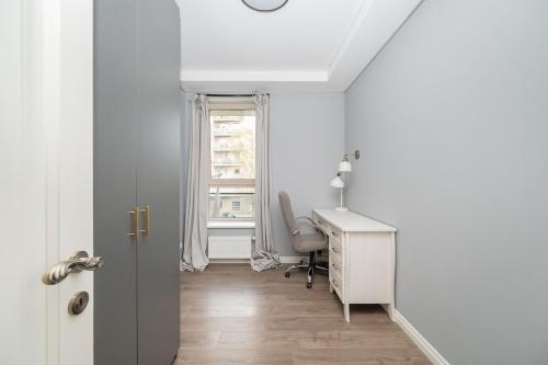 Castle & River Retreat in Antakalnis