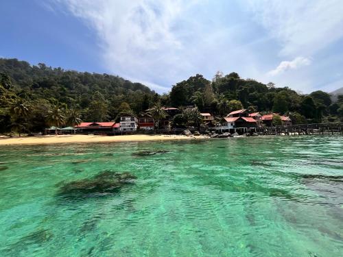 帕努巴旅館度假村 (Panuba Inn Resort) in 甘榜艾爾巴塘/ABC海灘