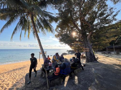 帕努巴旅館度假村 (Panuba Inn Resort) in 甘榜艾爾巴塘/ABC海灘