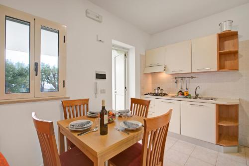 Konyha, Stella Marina with Pool 100 m from beach in Vieste