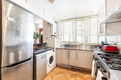 London Home with Garden Near Richmond Park