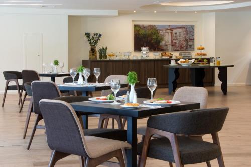 Athens Avenue Hotel - image 4