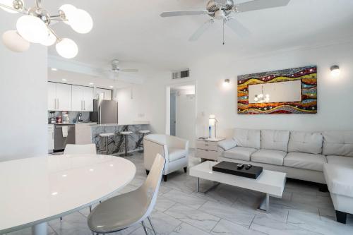 Tesis özellikleri, Stylish Apartment in the Heart of Key Biscayne in Key Biscayne (FL)
