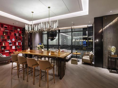 Паб, Grand Mercure Shanghai Lingang in Фэнсянь и Цзиньшань