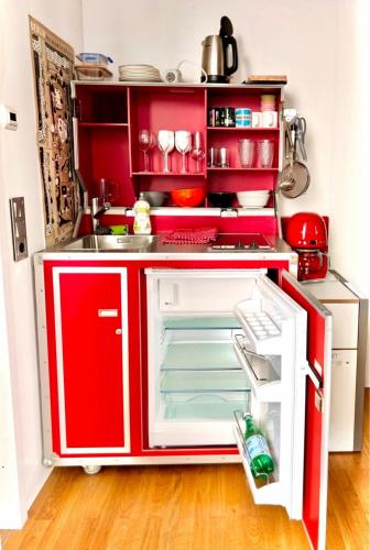 Designer Tiny House with Wraparound Sun Terrace & Garden Lounge, Berlín (foto 7)