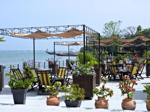 Restaurant, Hotel Kadiandoumagne in Ziguinchor