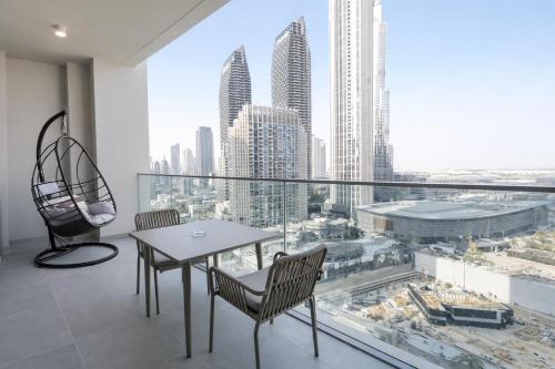 Burj View - 10 minutes walk Dream Lux Designer 3BD, Dubai
