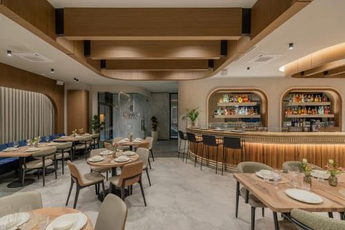 餐廳, Central Hotel in 烏羅舍瓦茨