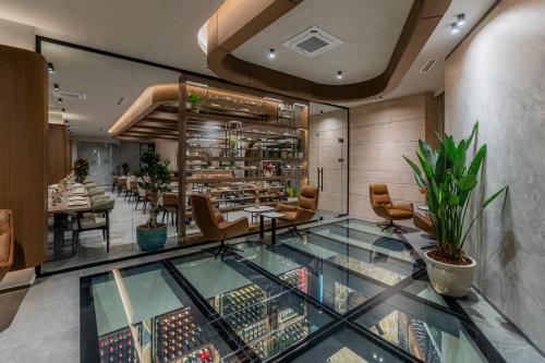 設施, Central Hotel in 烏羅舍瓦茨