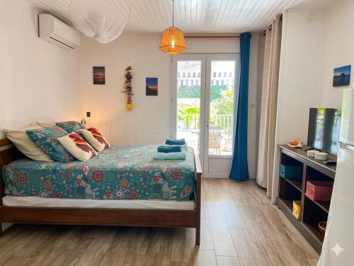 Studio accès piscine, plage à 50m (Studio acces piscine, plage a 50m) in มาเร่ เกลลาร์ด