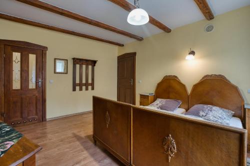 2 twin beds