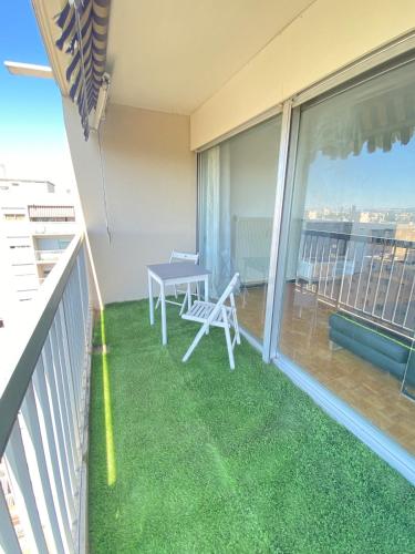 Magnifique Appartement 8 pers à 5 min de Lyon (Magnifique Appartement 8 pers a 5 min de Lyon) in Bron