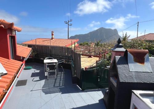 Sea & Mountain View Lombo de Cima House BBQ & Wifi, Santana (fotografie 5)