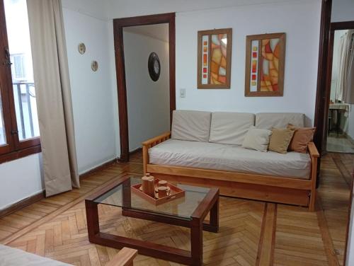 Departamento luminoso, de ambientes amplios, cerca de todo
