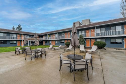 Motel 6-Centralia WA - image 22