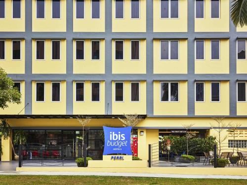 Exterior view, ibis budget Singapore Pearl in Geylang
