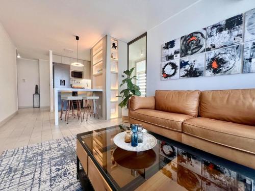 Near financial district, Metro, AC, 3D2B