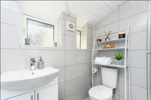 Modern 3-Bedroom Durham Retreat, Feel at Home, Sleeps 5, Free Parking, WiFi, Swindon (zdjęcie 6)