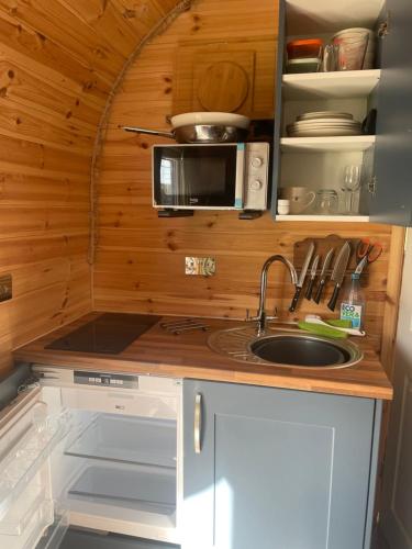 virtuve, Raiders Rest Cabin - Farm Stay - Dark Skies - Galloway - Near pub and village shop in Palnackie